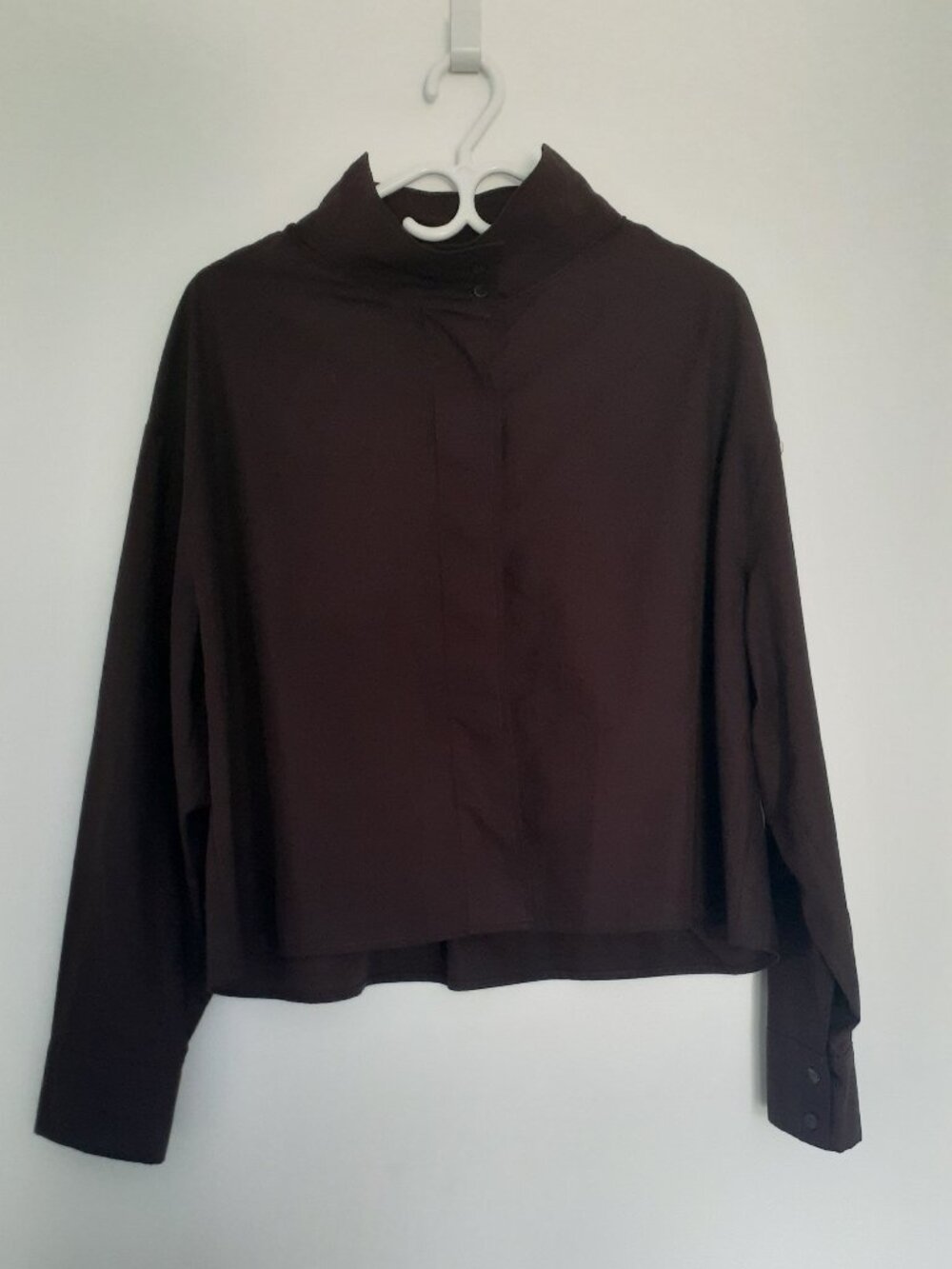 Pull&Bear Deep Plum Cropped High-Neck Blouse